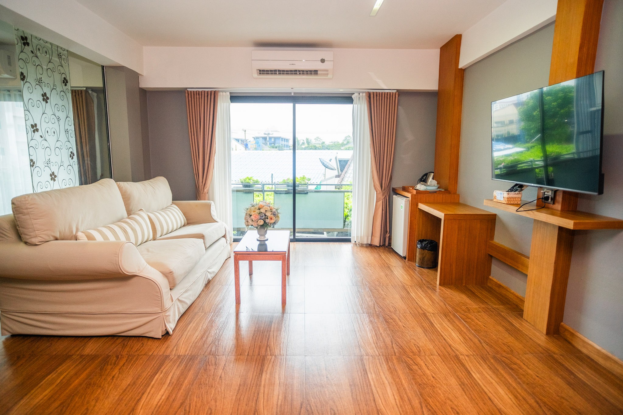 VIP Suite with Balcony